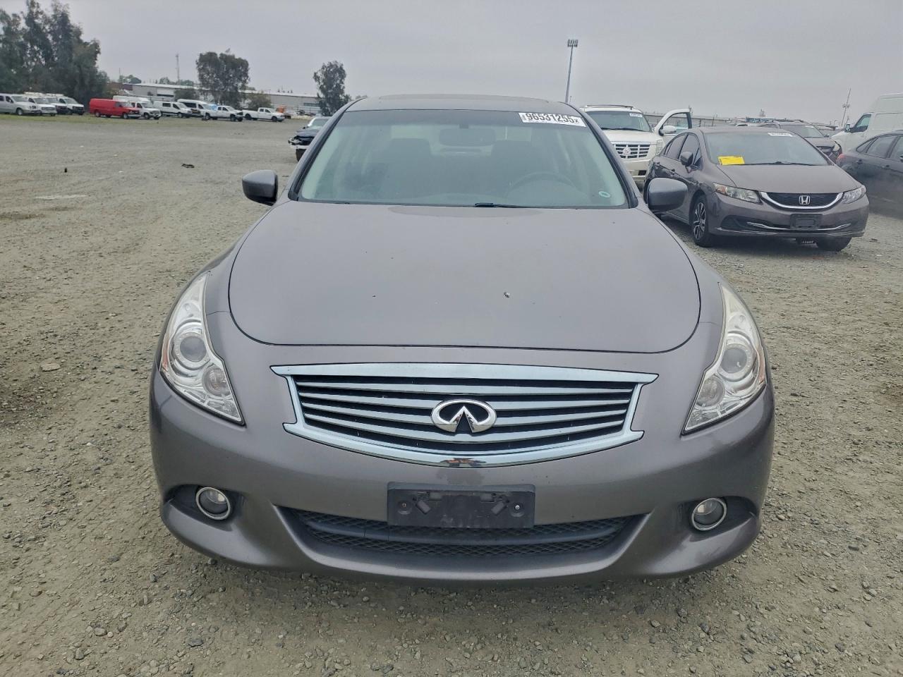 2013 INFINITI G37 BASE photo 5