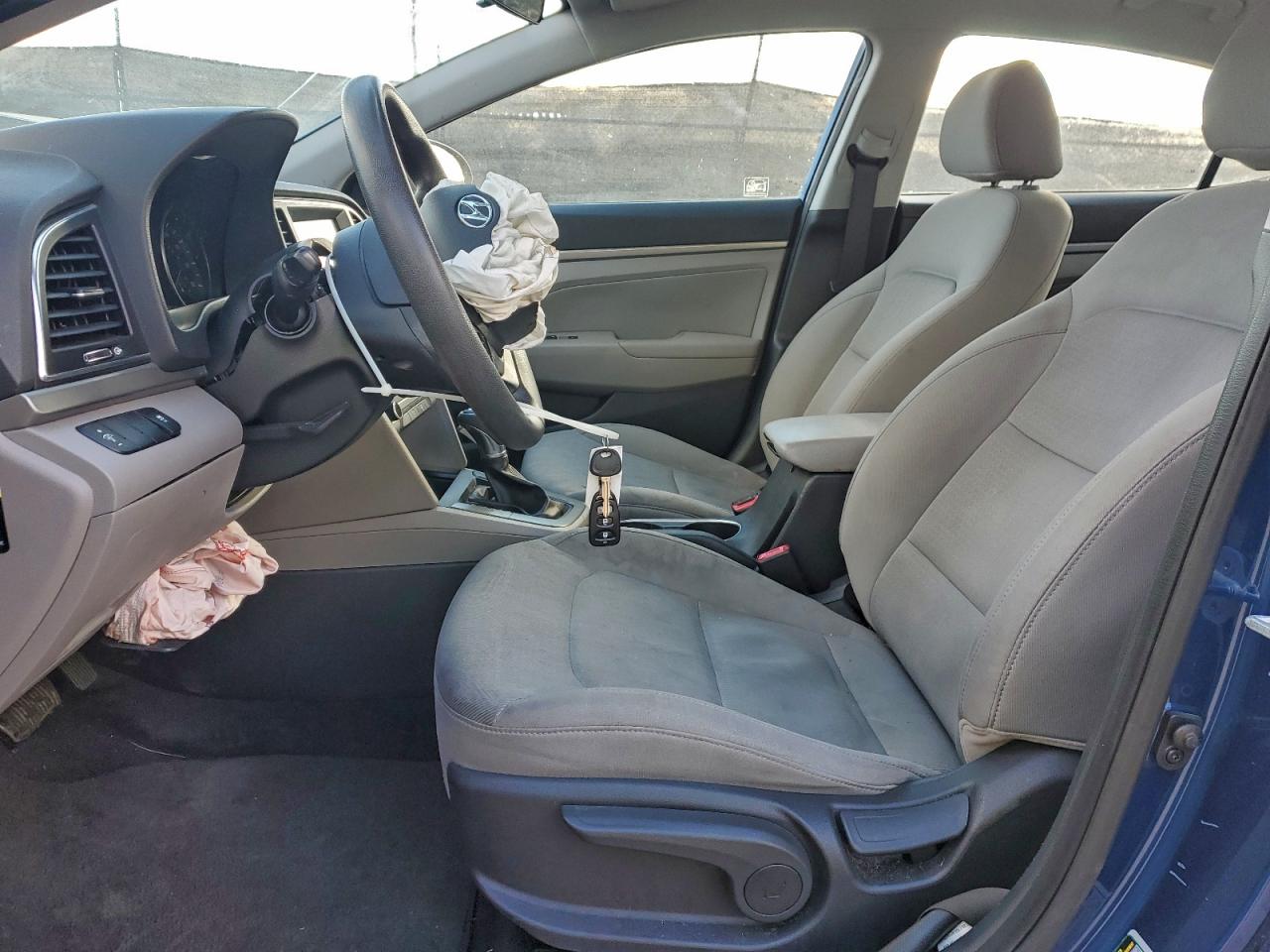2017 HYUNDAI ELANTRA SE photo 13