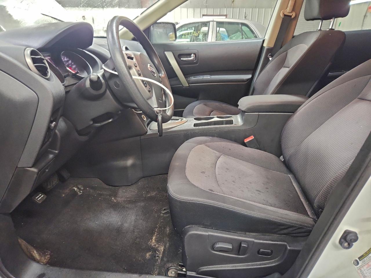 2011 NISSAN ROGUE S photo 19