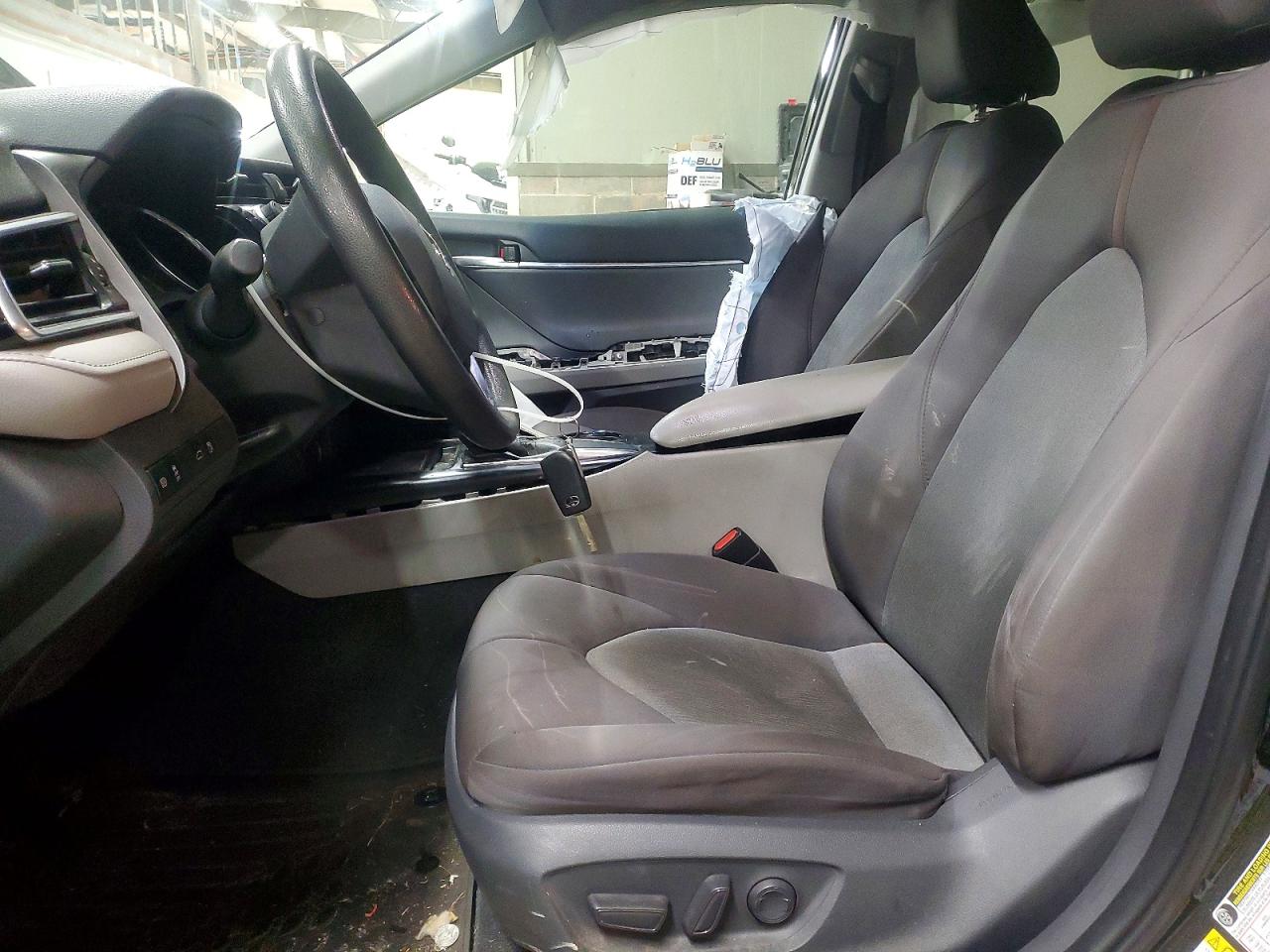 2018 TOYOTA CAMRY L photo 19