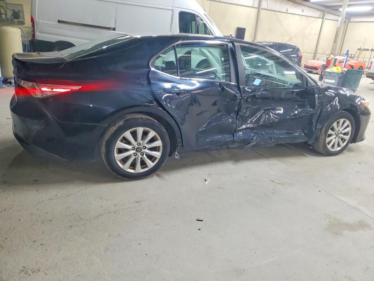 2018 TOYOTA CAMRY L photo 7