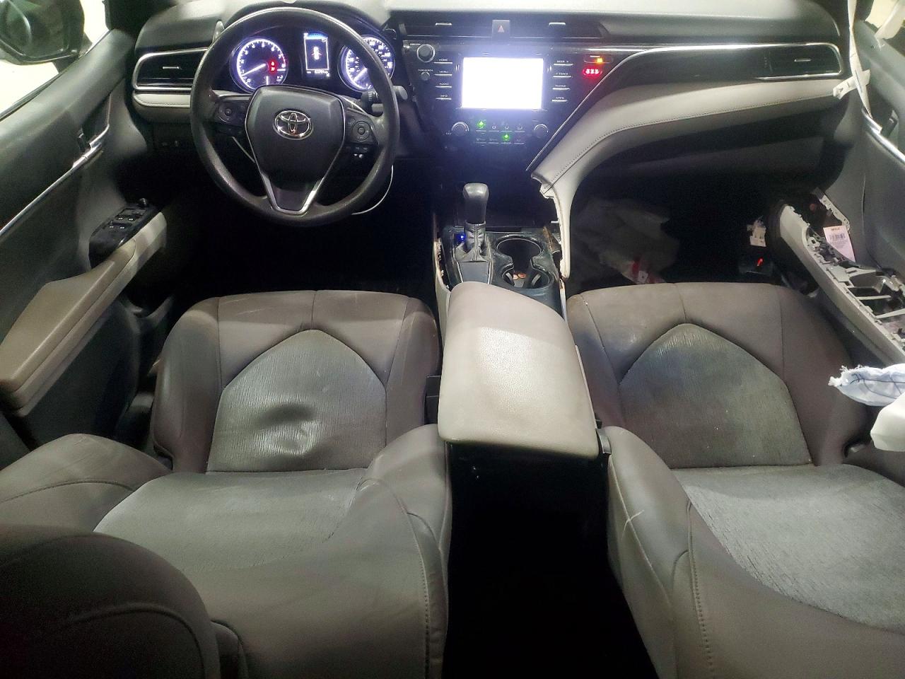 2018 TOYOTA CAMRY L photo 22
