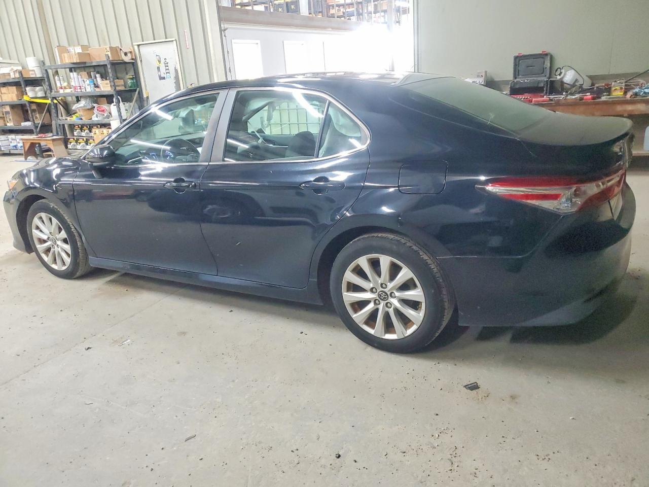 2018 TOYOTA CAMRY L photo 4