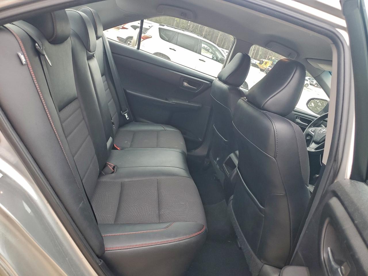 2016 TOYOTA CAMRY LE photo 10