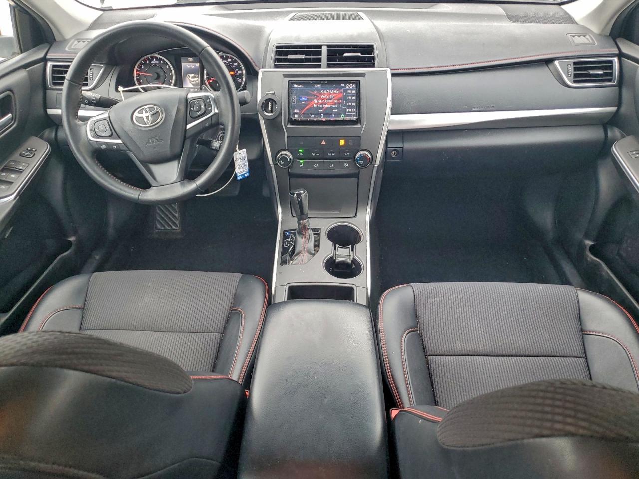 2016 TOYOTA CAMRY LE photo 8