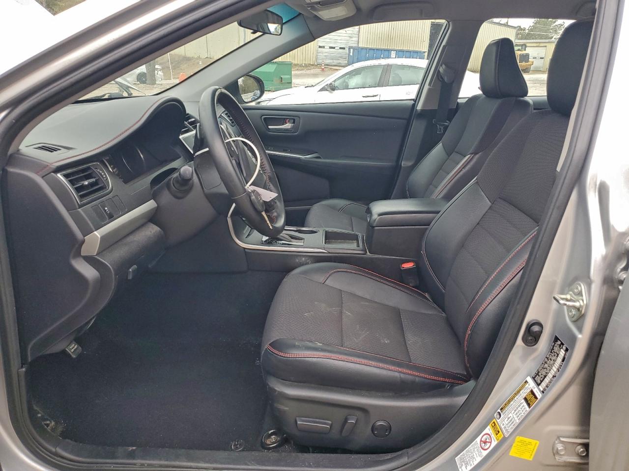 2016 TOYOTA CAMRY LE photo 7