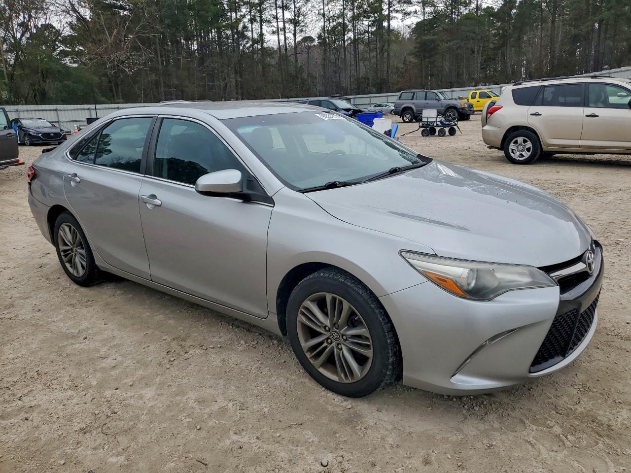2016 TOYOTA CAMRY LE photo 4