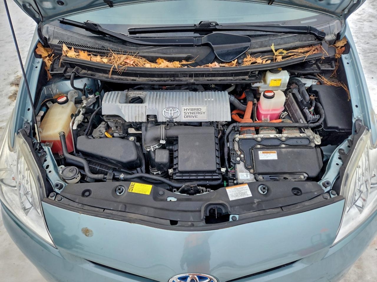 2015 TOYOTA PRIUS photo 31