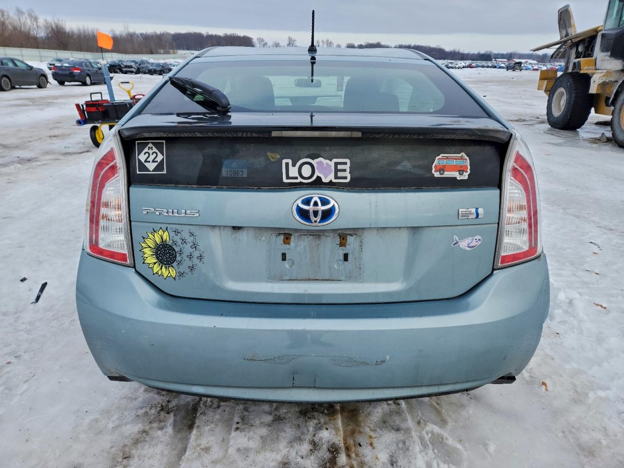 2015 TOYOTA PRIUS photo 16