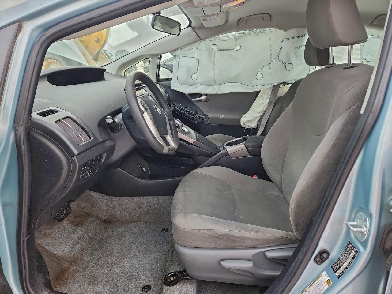 2015 TOYOTA PRIUS photo 19