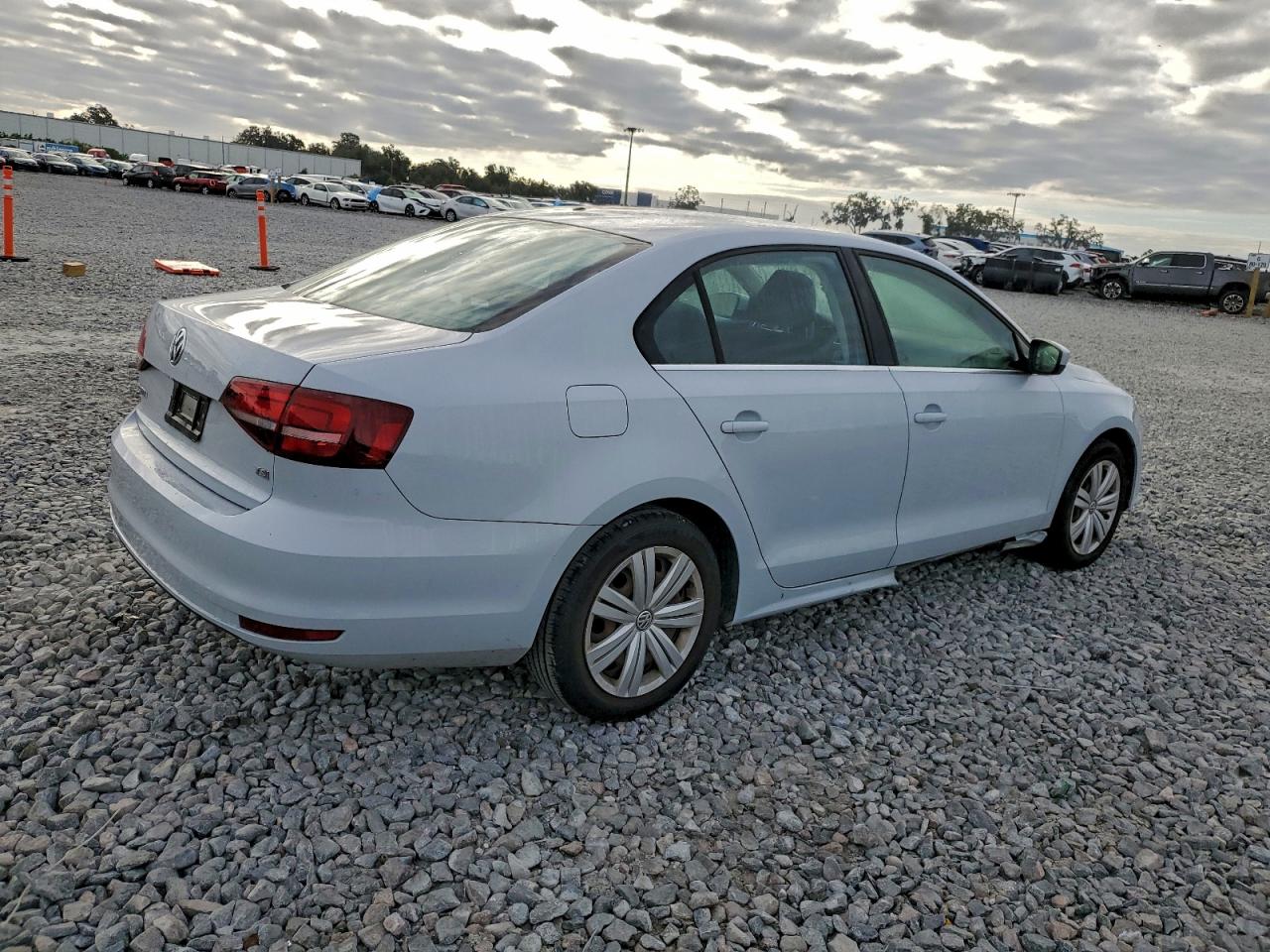 2017 VOLKSWAGEN JETTA S photo 5