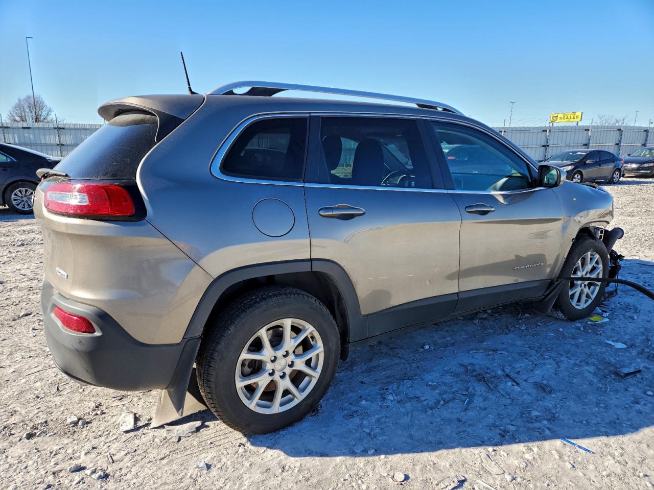 2017 JEEP CHEROKEE LATITUDE photo 3