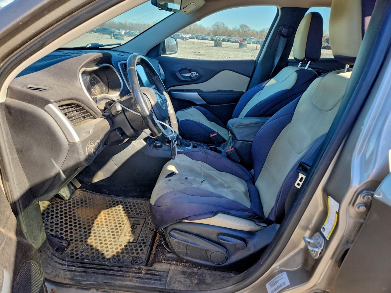 2017 JEEP CHEROKEE LATITUDE photo 7