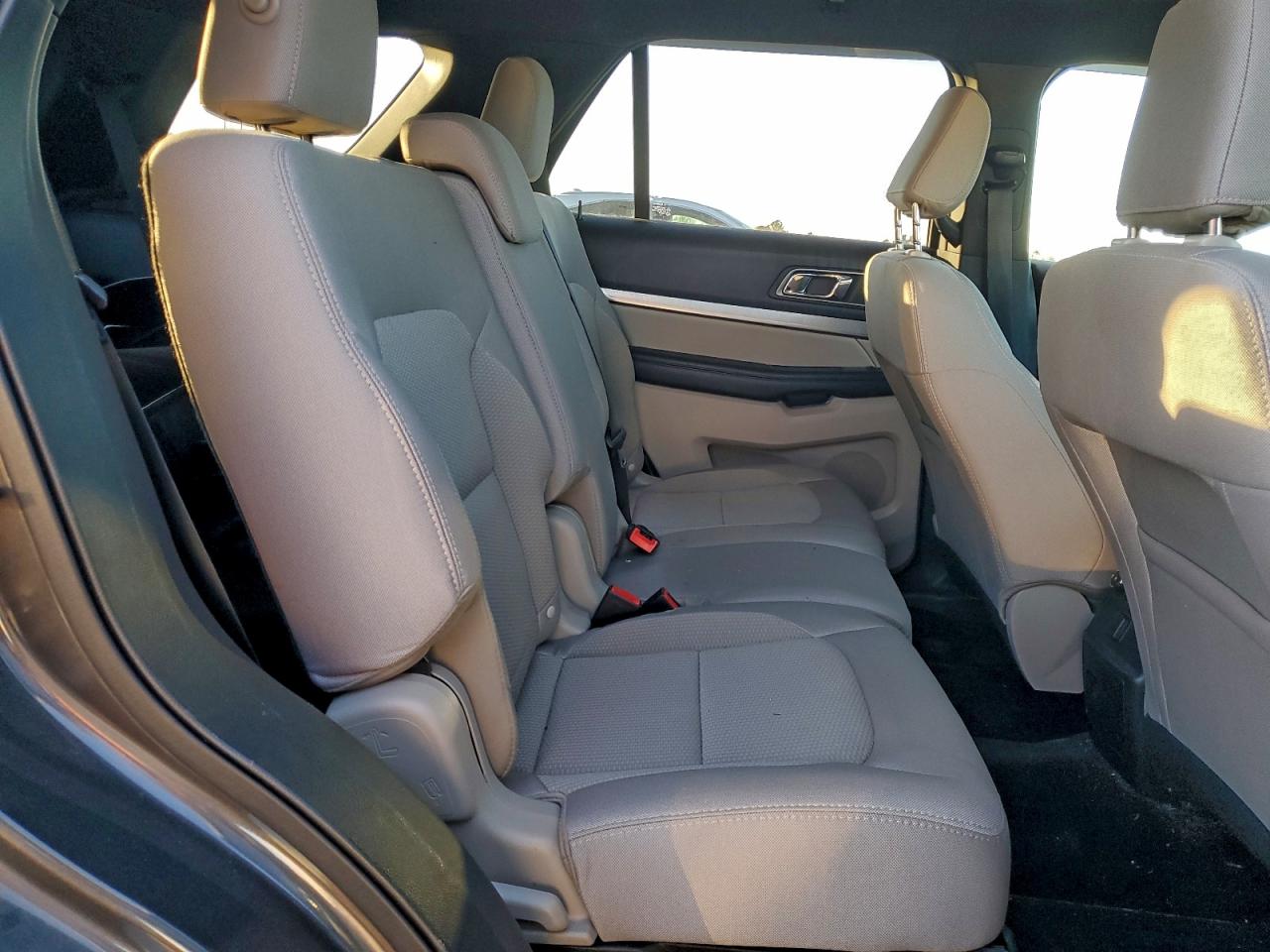 2019 FORD EXPLORER XLT photo 11