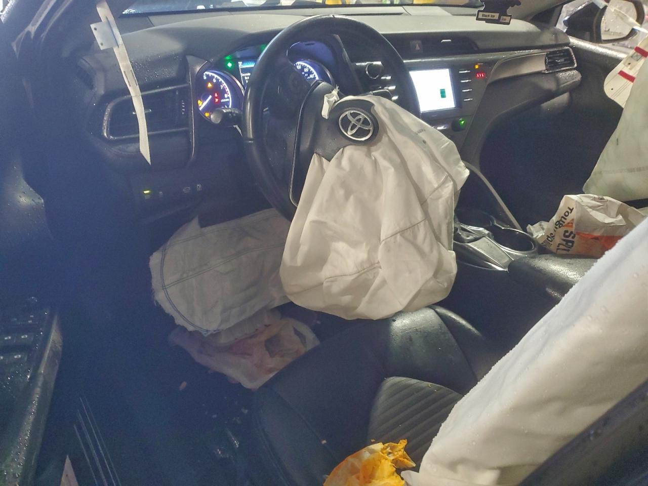 2020 TOYOTA CAMRY SE photo 22