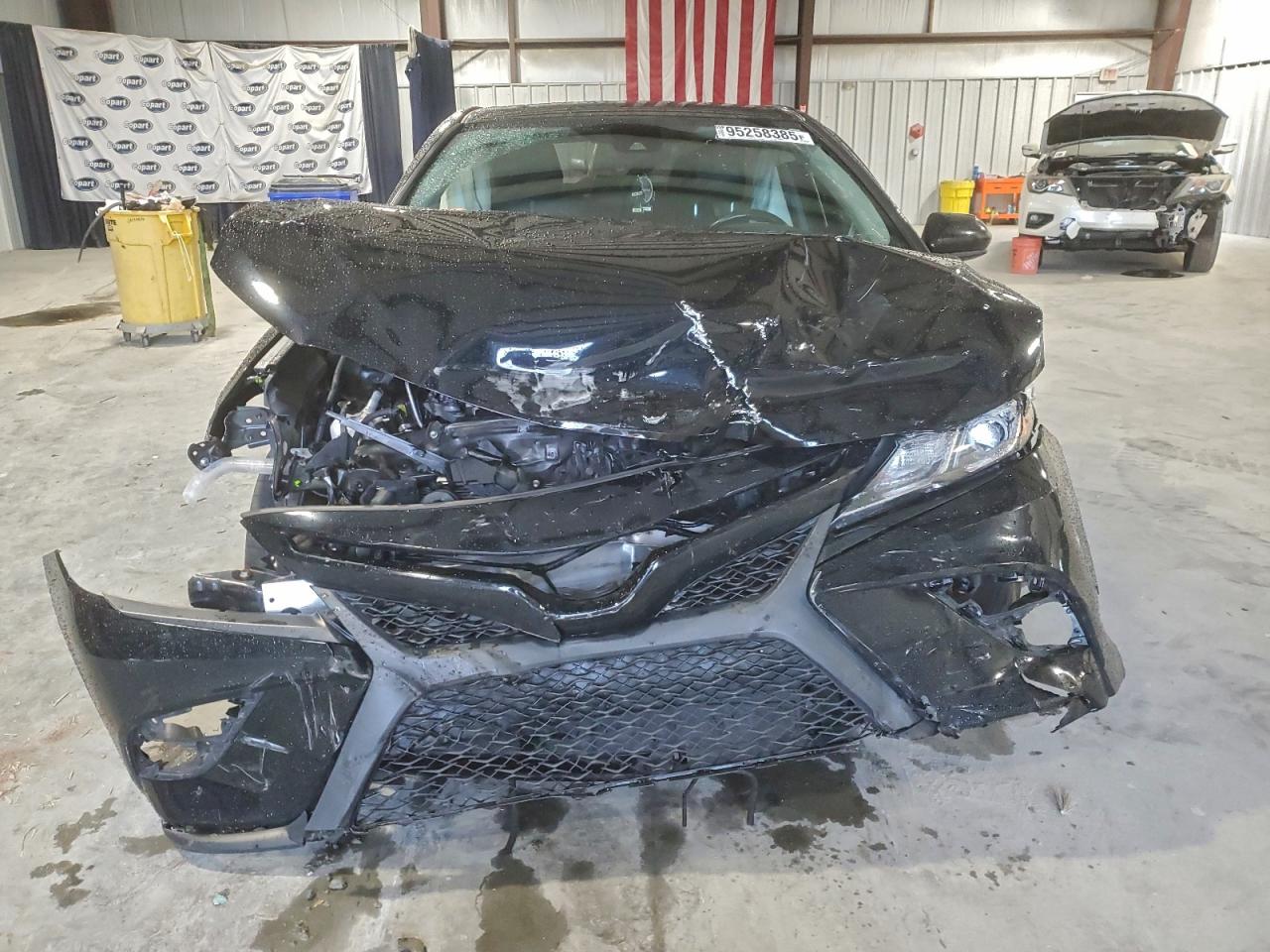 2020 TOYOTA CAMRY SE photo 13