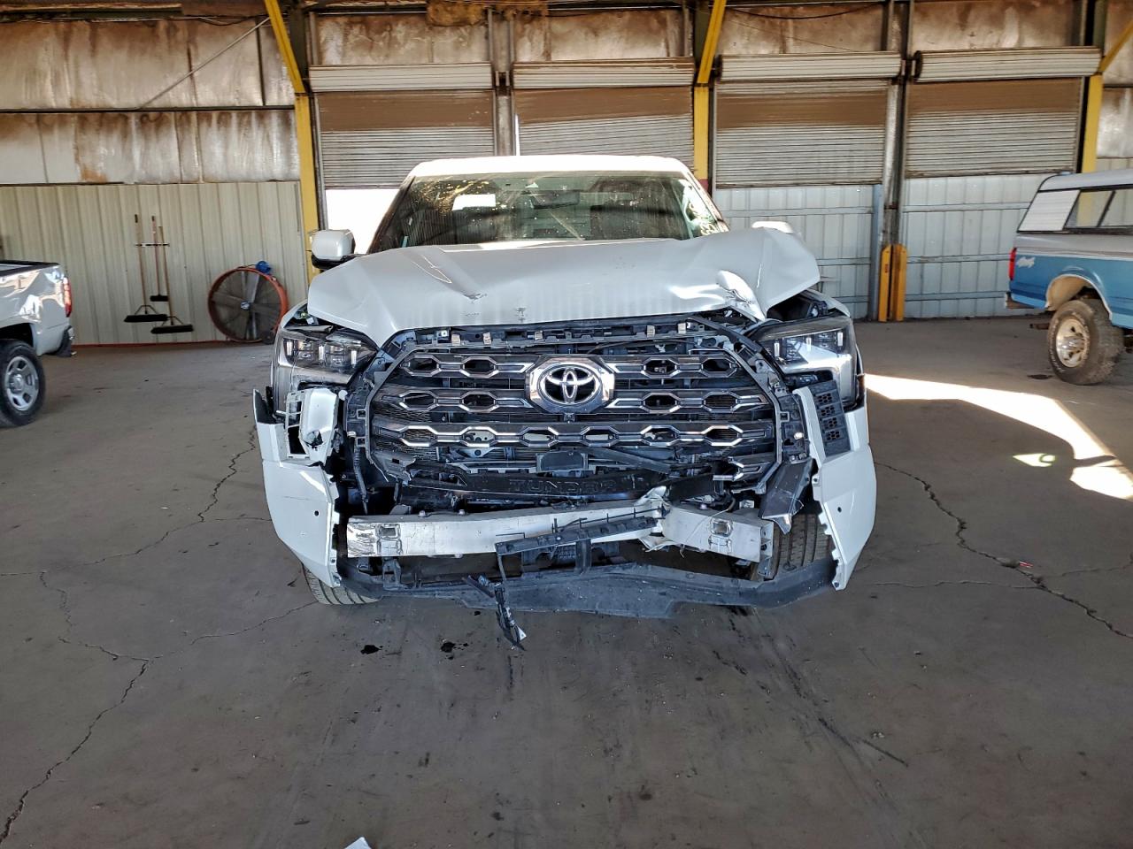 2024 TOYOTA TUNDRA CREWMAX PLATINUM photo 5
