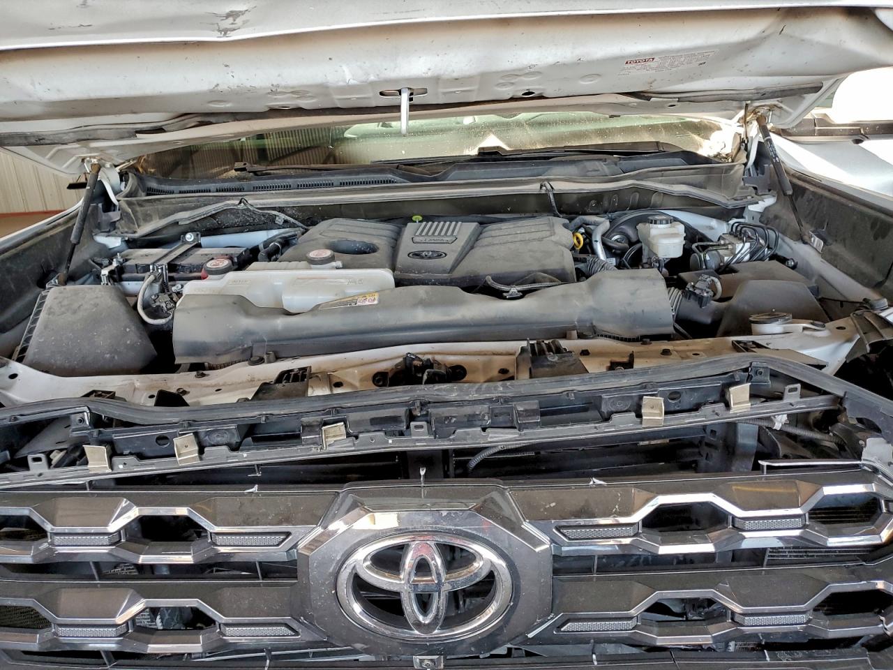 2024 TOYOTA TUNDRA CREWMAX PLATINUM photo 11