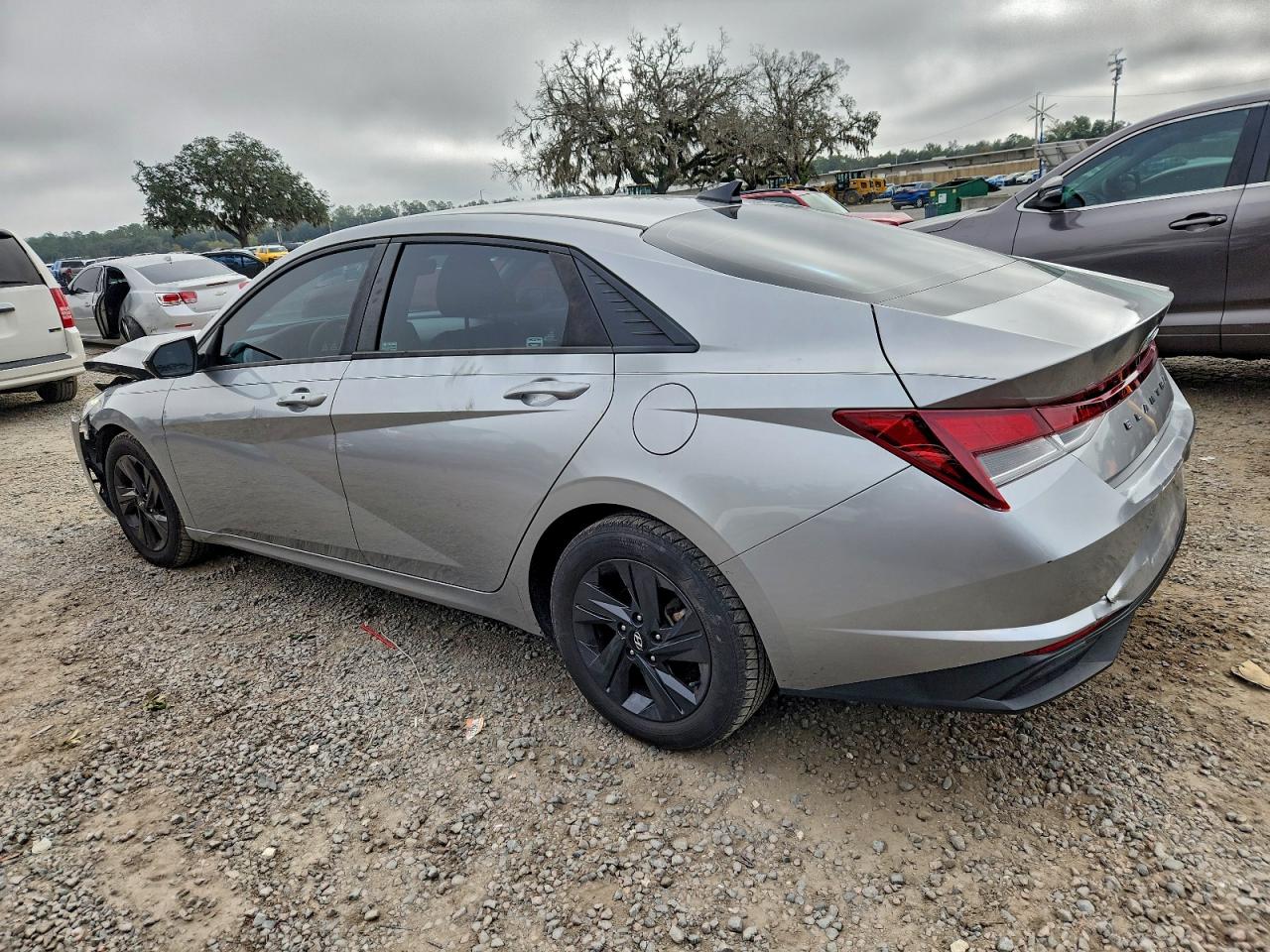 2021 HYUNDAI ELANTRA SEL photo 3