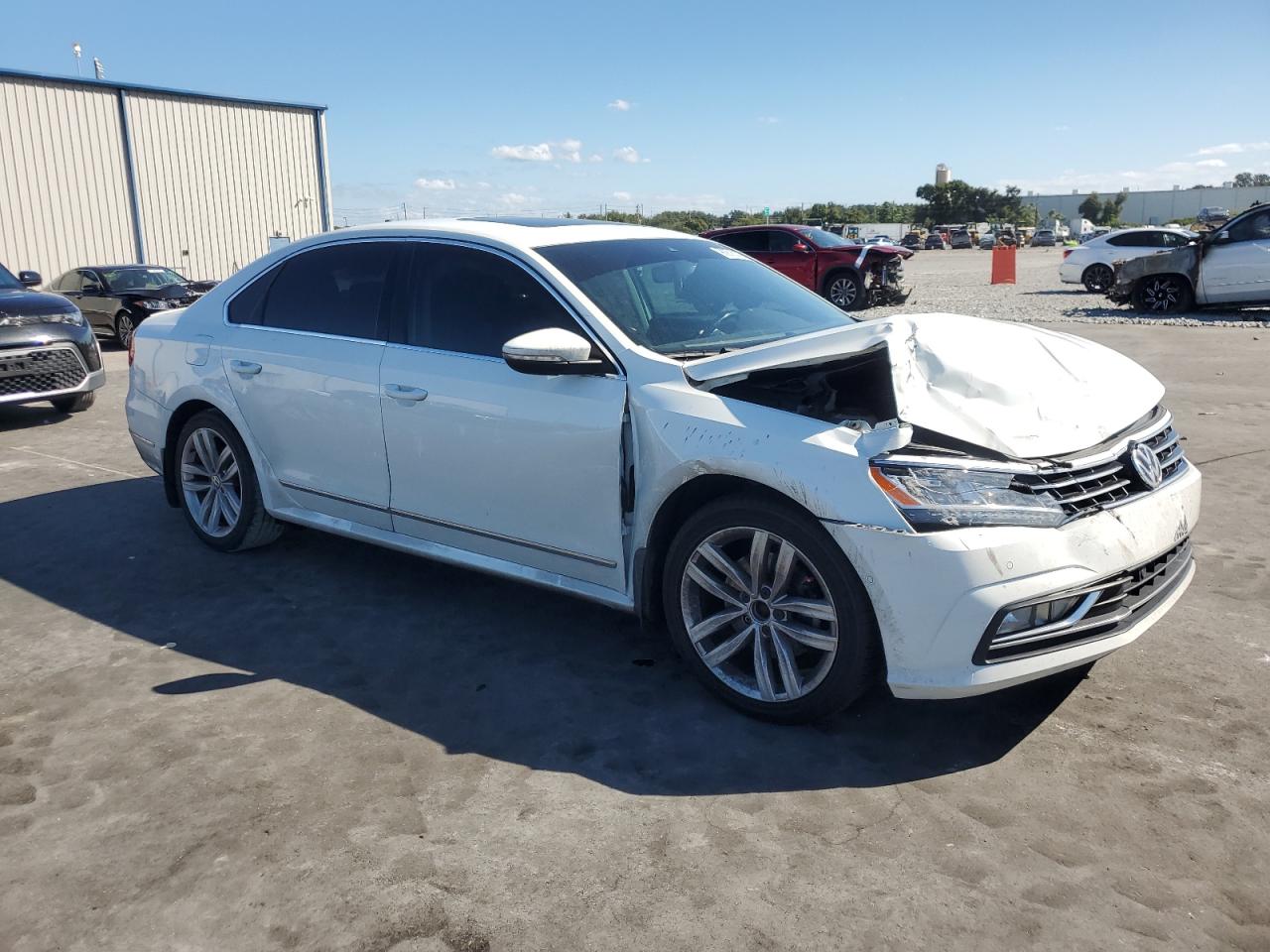 2018 VOLKSWAGEN PASSAT SEL PREMIUM photo 7