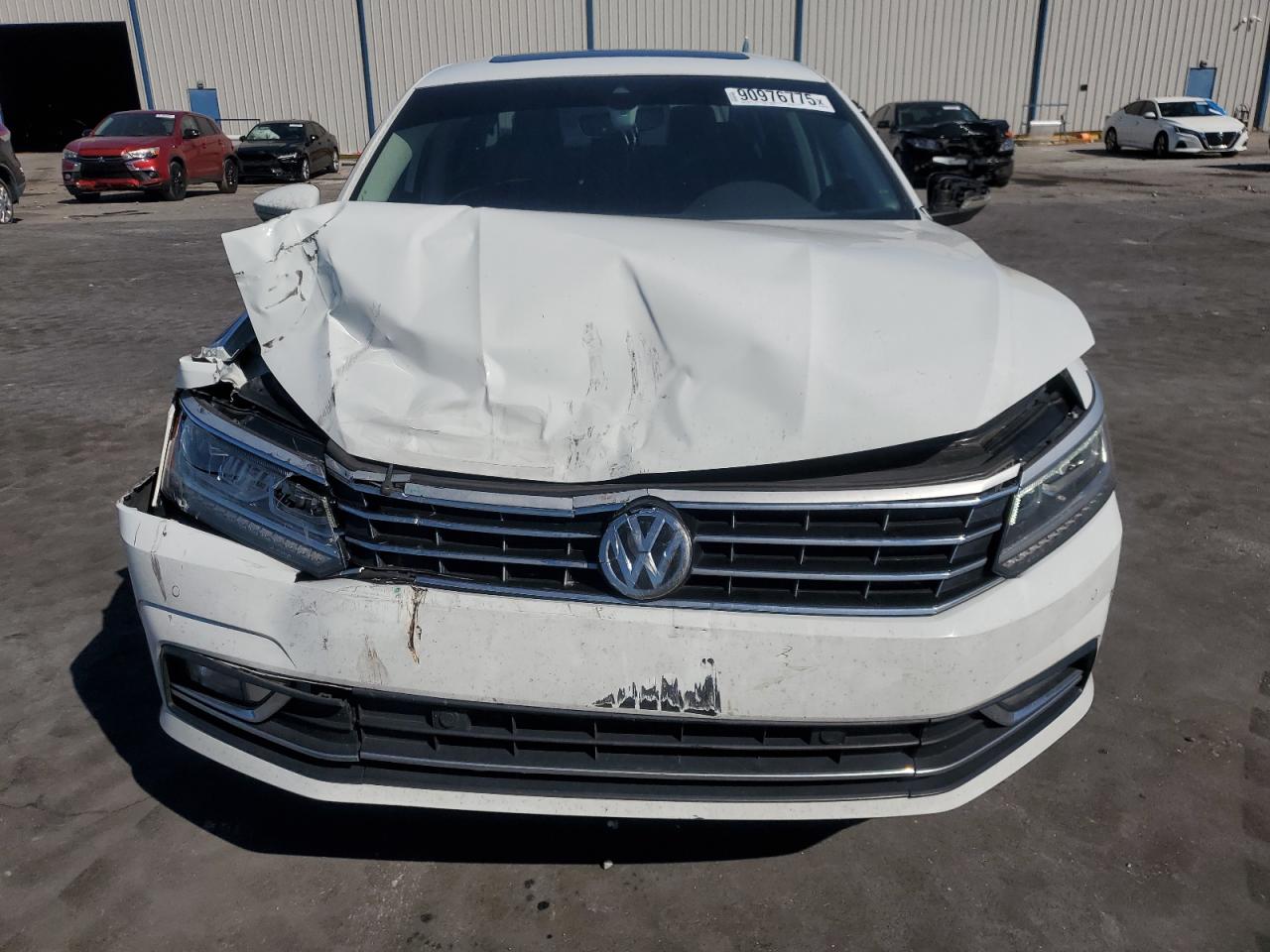 2018 VOLKSWAGEN PASSAT SEL PREMIUM photo 9