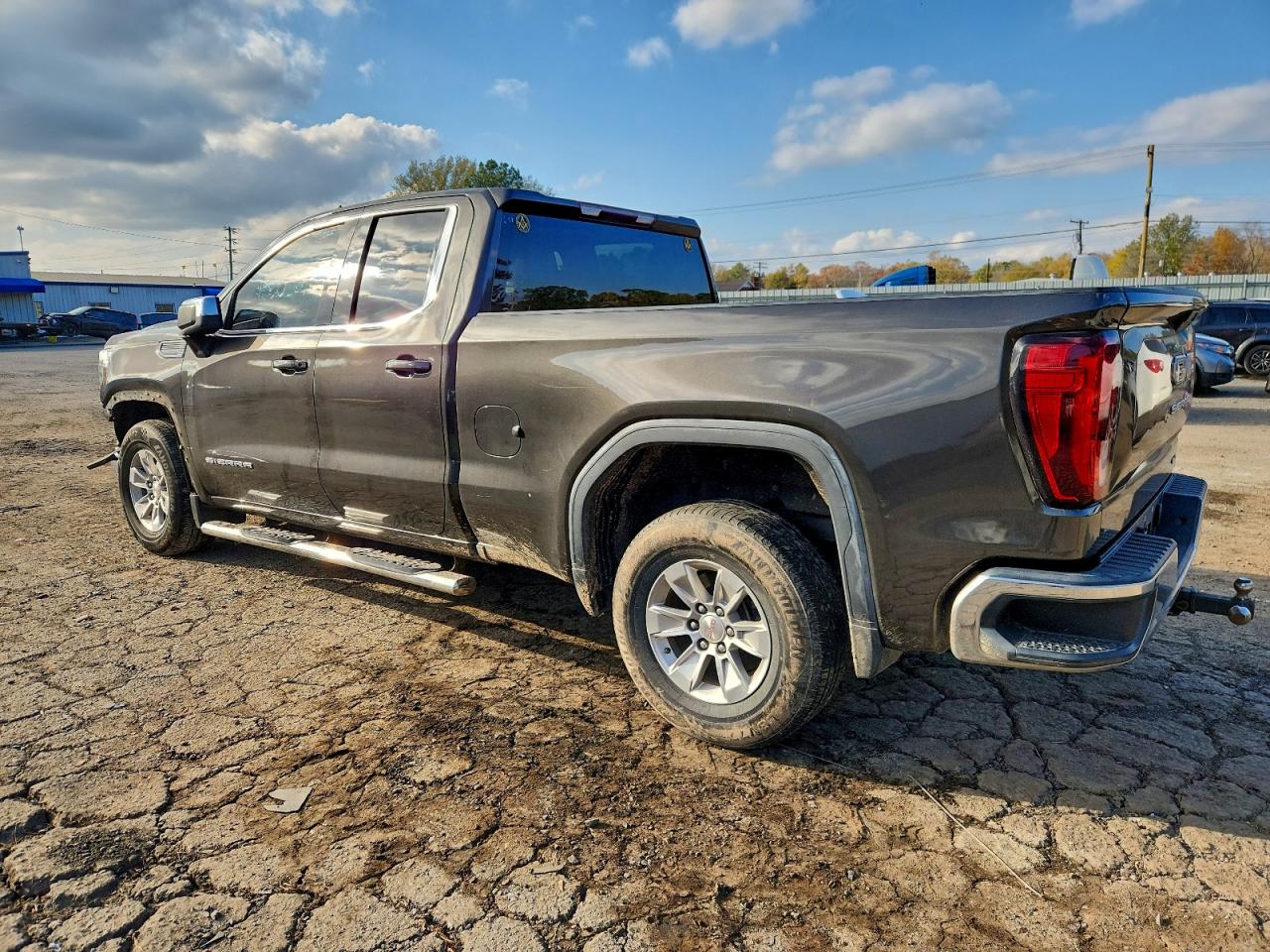 2019 GMC SIERRA C1500 SLE photo 2