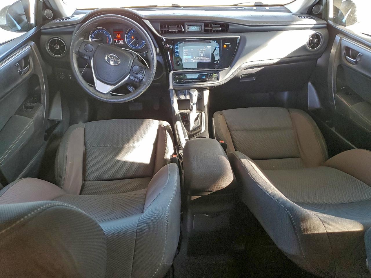 2017 TOYOTA COROLLA LE ECO photo 8