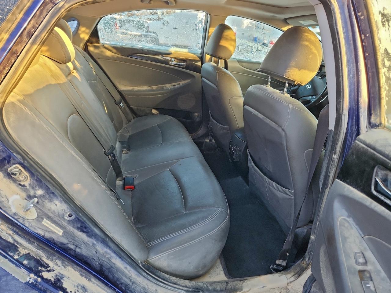 2011 HYUNDAI SONATA SE photo 10
