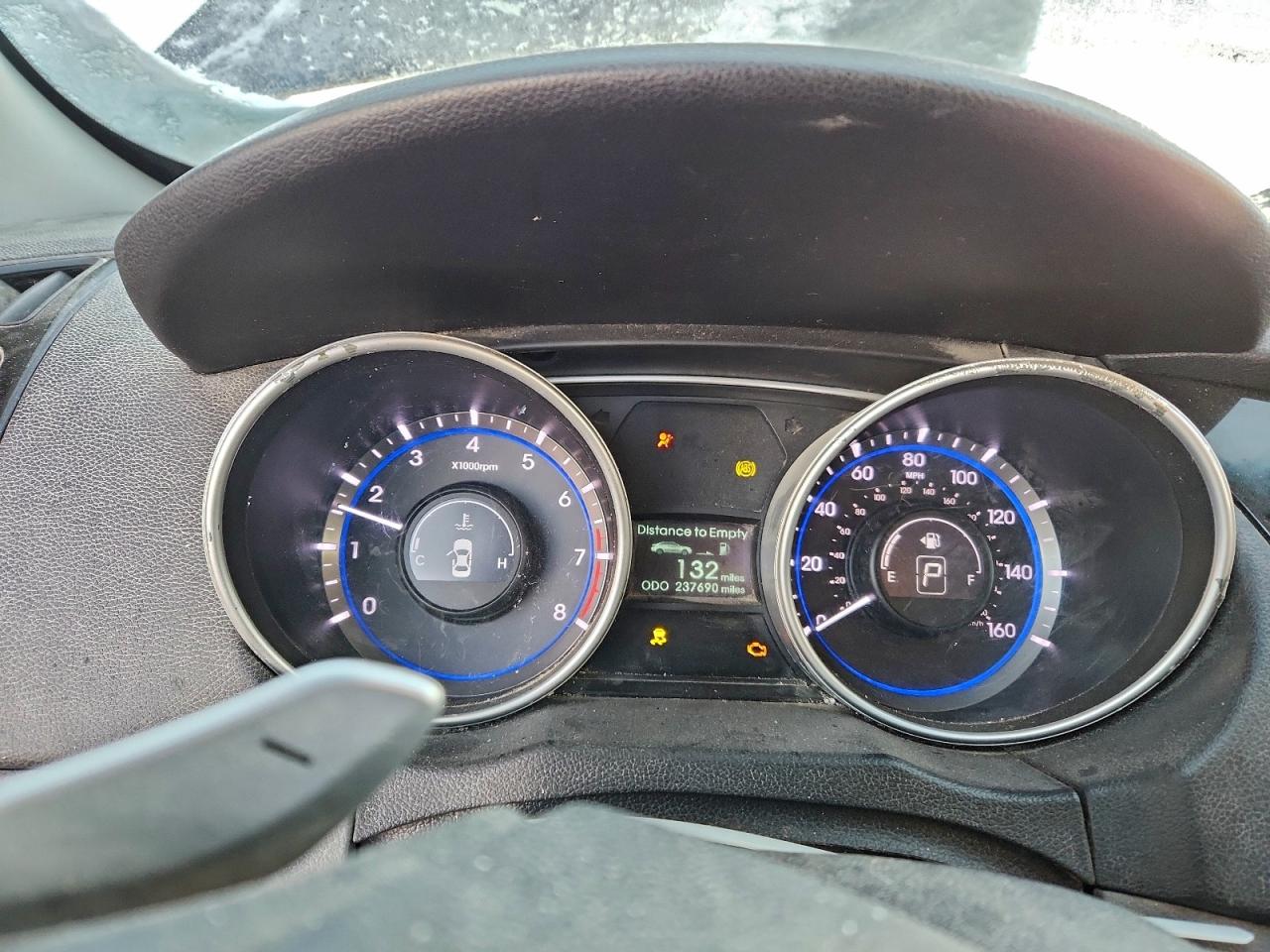 2011 HYUNDAI SONATA SE photo 9
