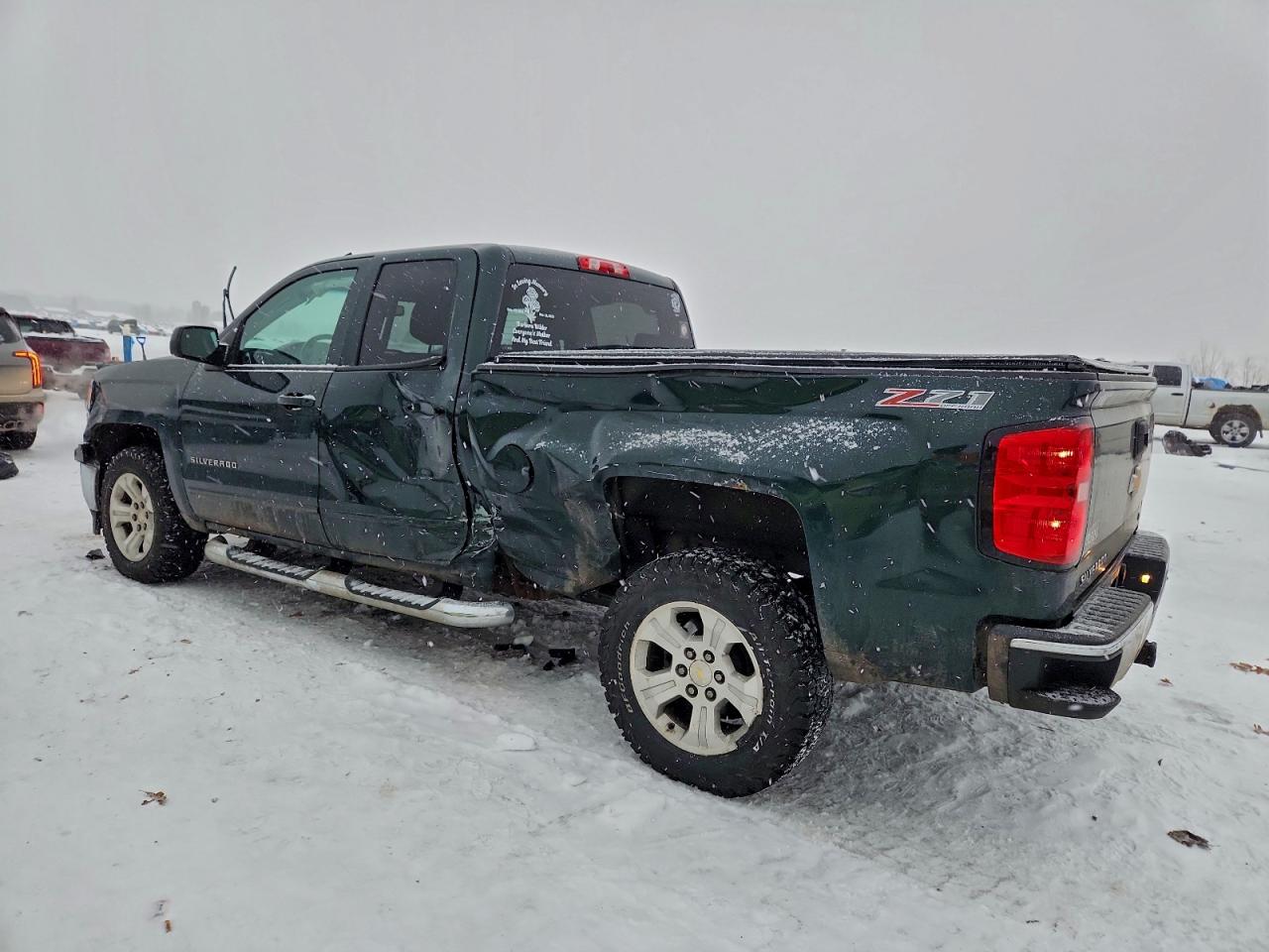 2015 CHEVROLET SILVERADO K1500 LT photo 2