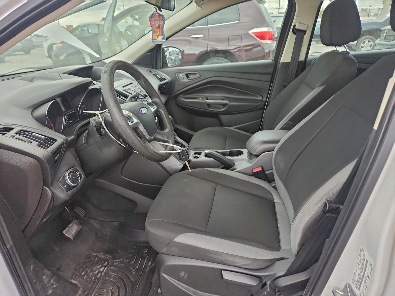 2015 FORD ESCAPE S photo 19
