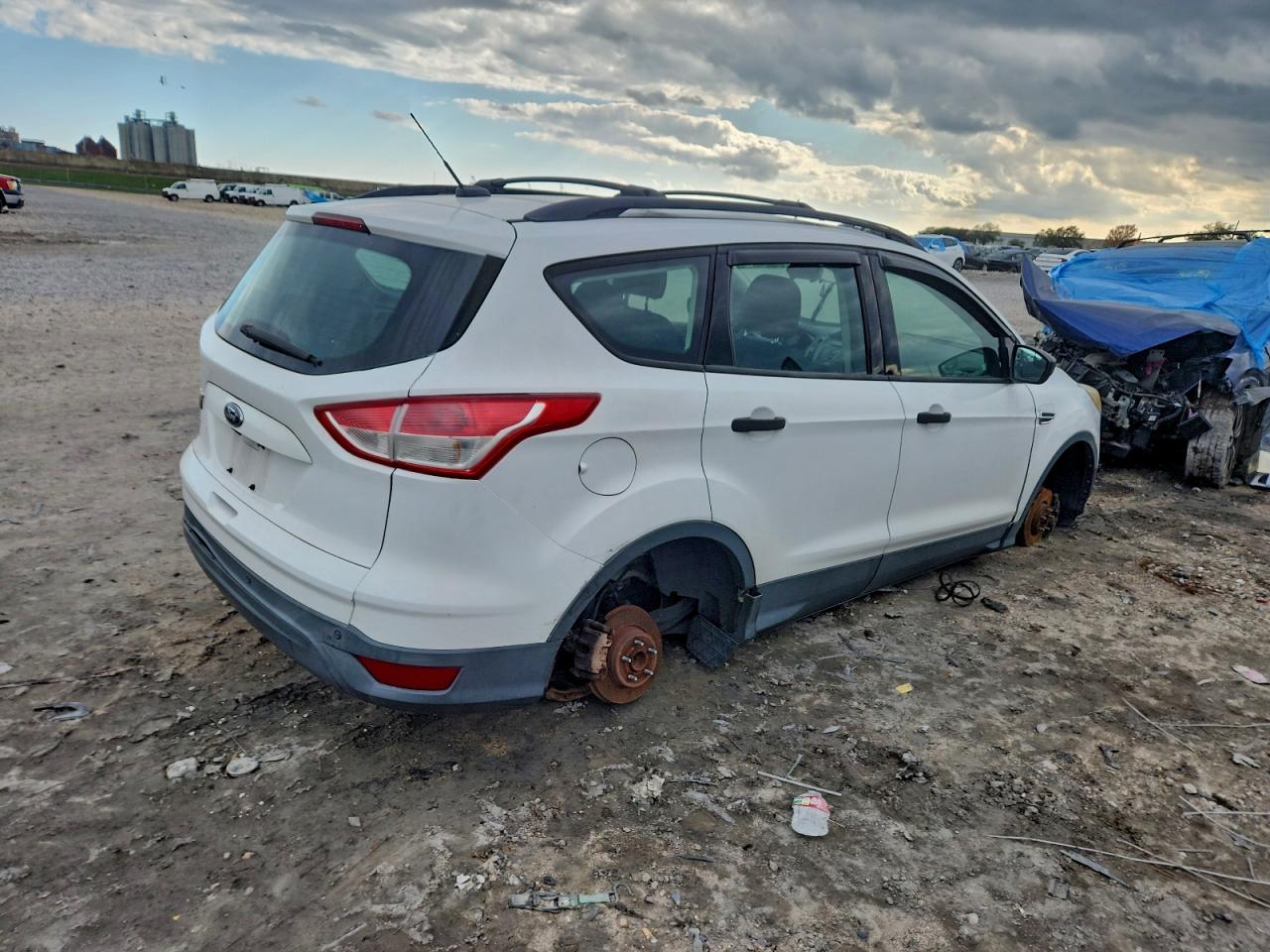 2015 FORD ESCAPE S photo 7
