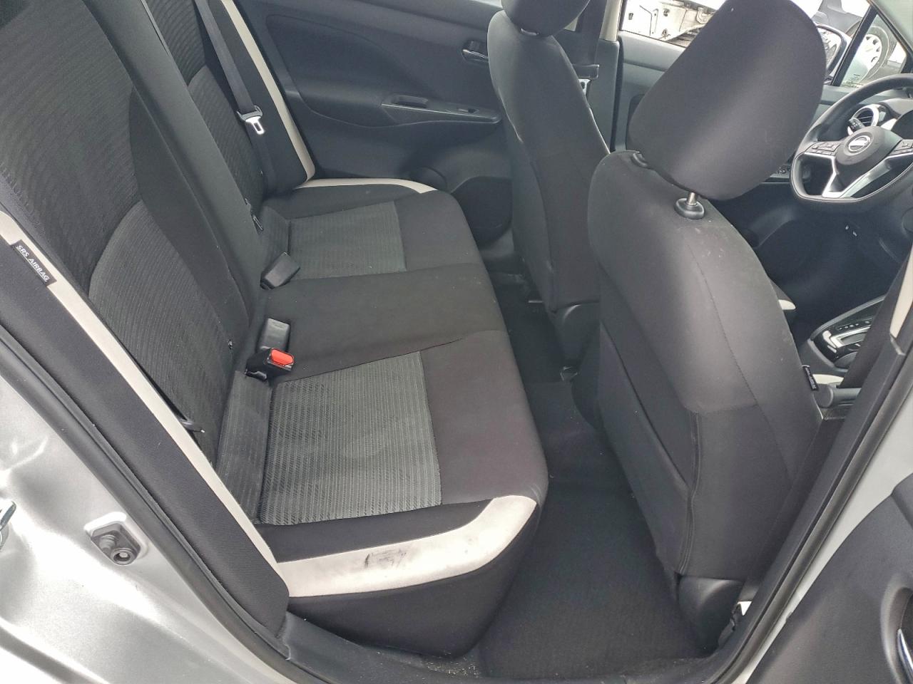 2021 NISSAN VERSA SV photo 10