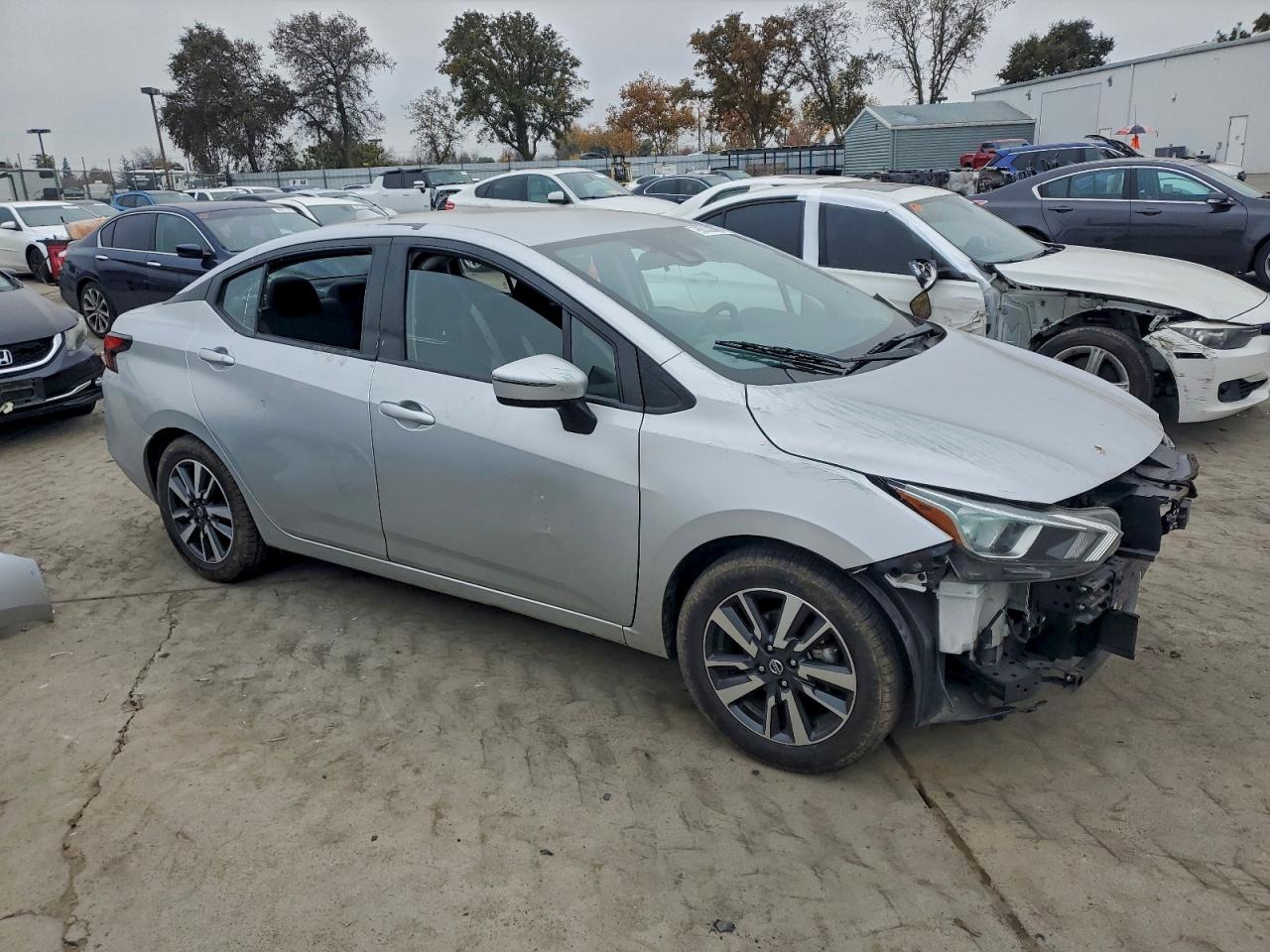 2021 NISSAN VERSA SV photo 4