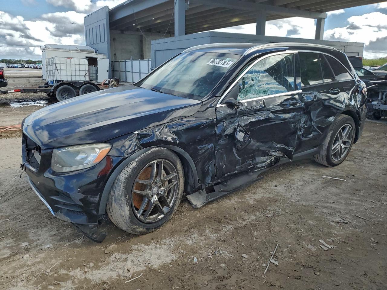 2016 MERCEDES-BENZ GLC