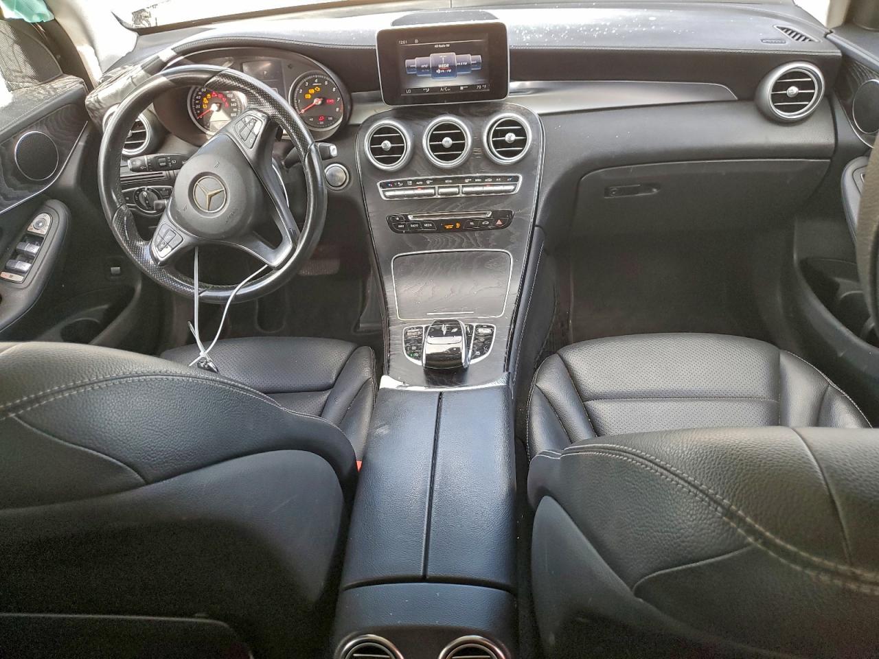 2016 MERCEDES-BENZ GLC 300 photo 8