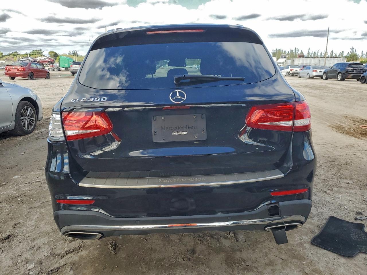 2016 MERCEDES-BENZ GLC 300 photo 6