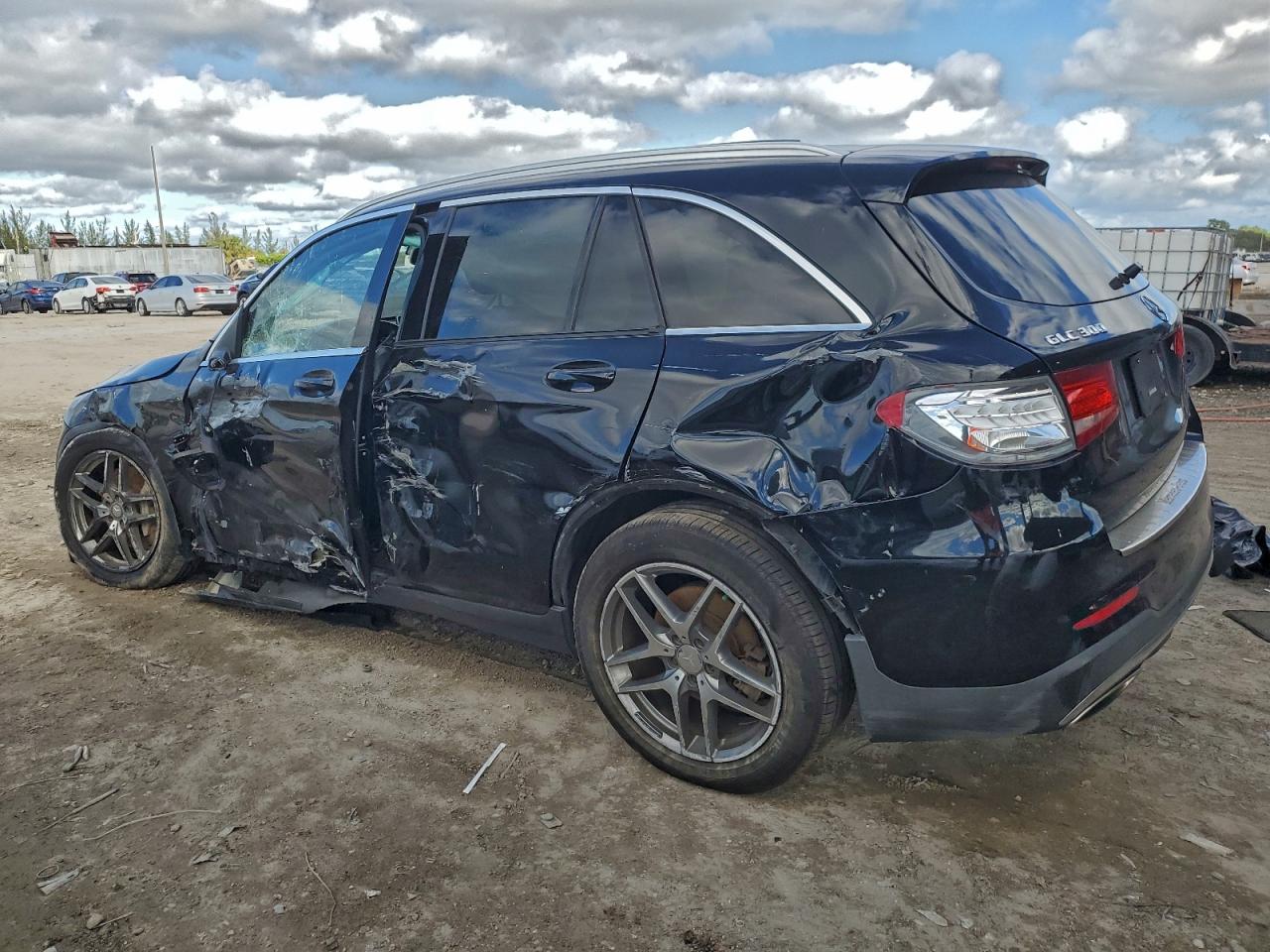2016 MERCEDES-BENZ GLC 300 photo 2