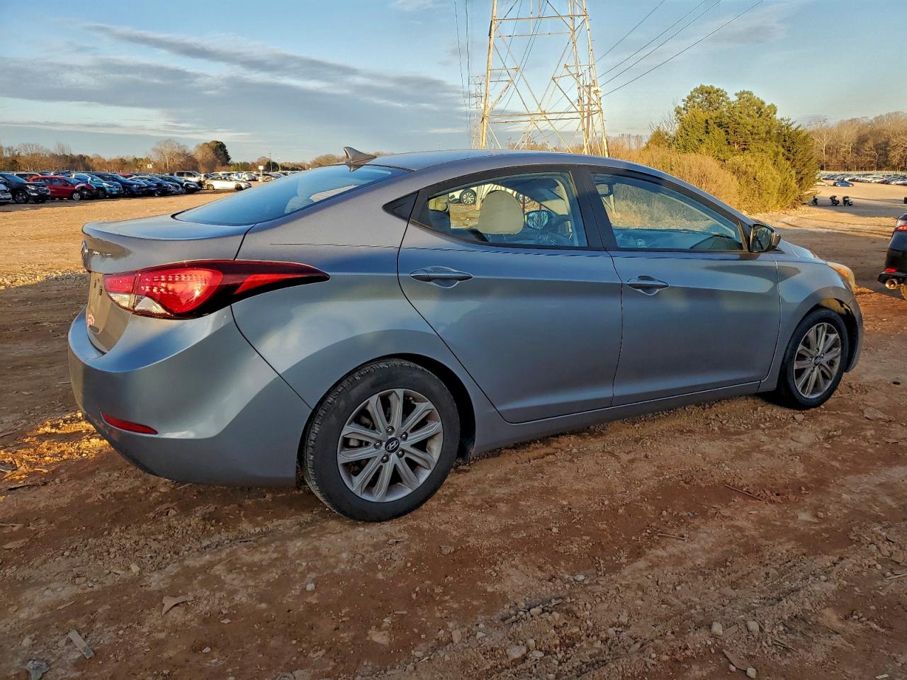 2015 HYUNDAI ELANTRA SE photo 3