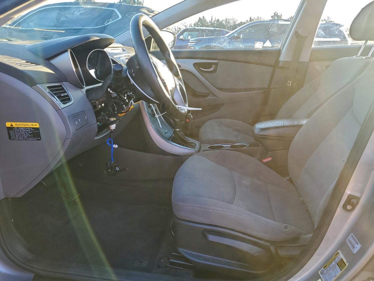 2015 HYUNDAI ELANTRA SE photo 7