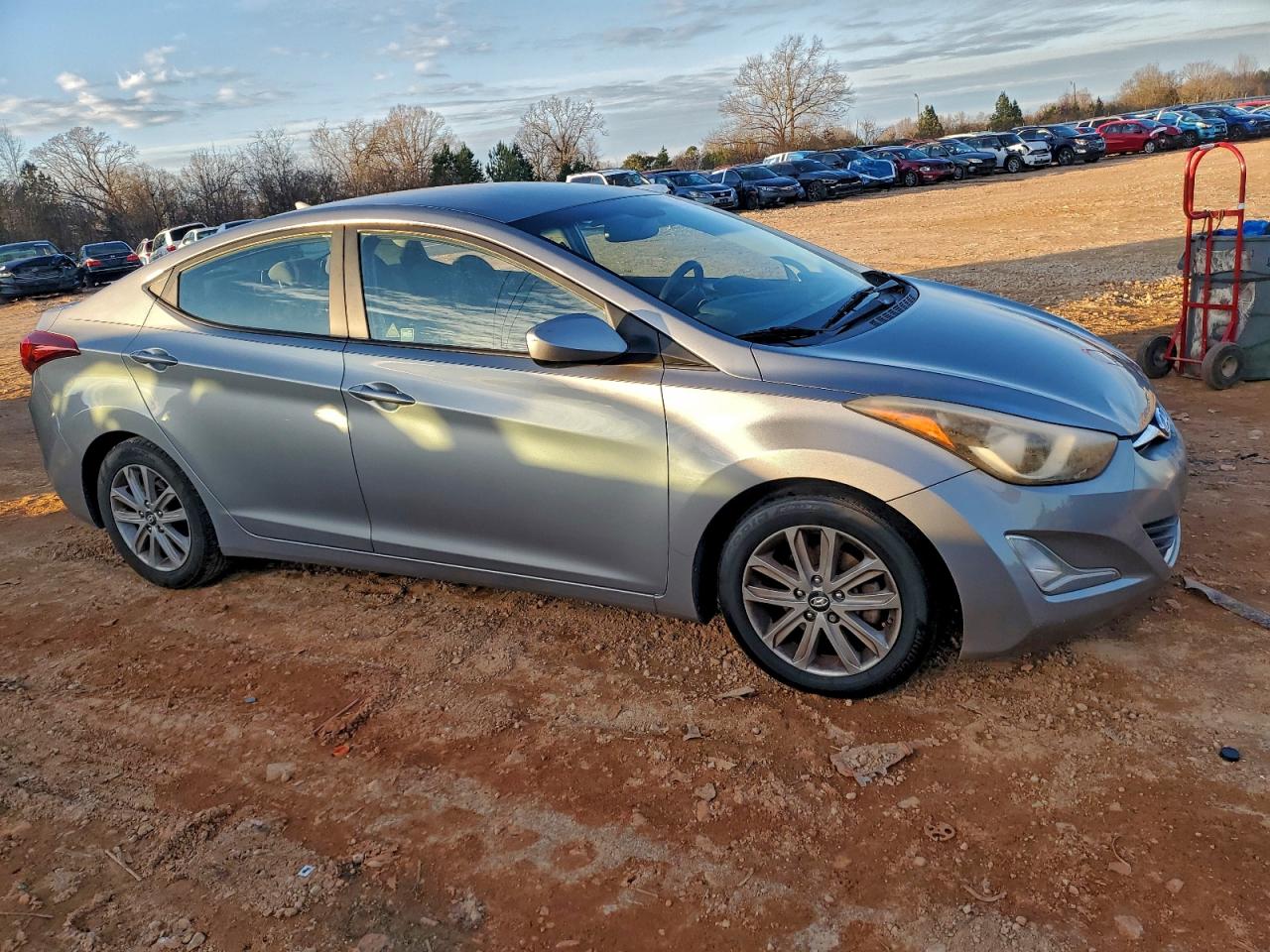 2015 HYUNDAI ELANTRA SE photo 4