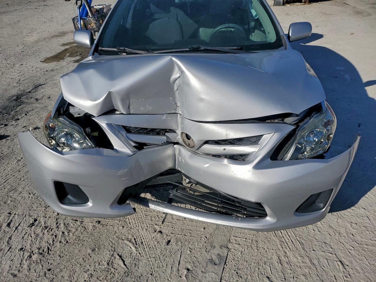 2013 TOYOTA COROLLA BASE photo 31