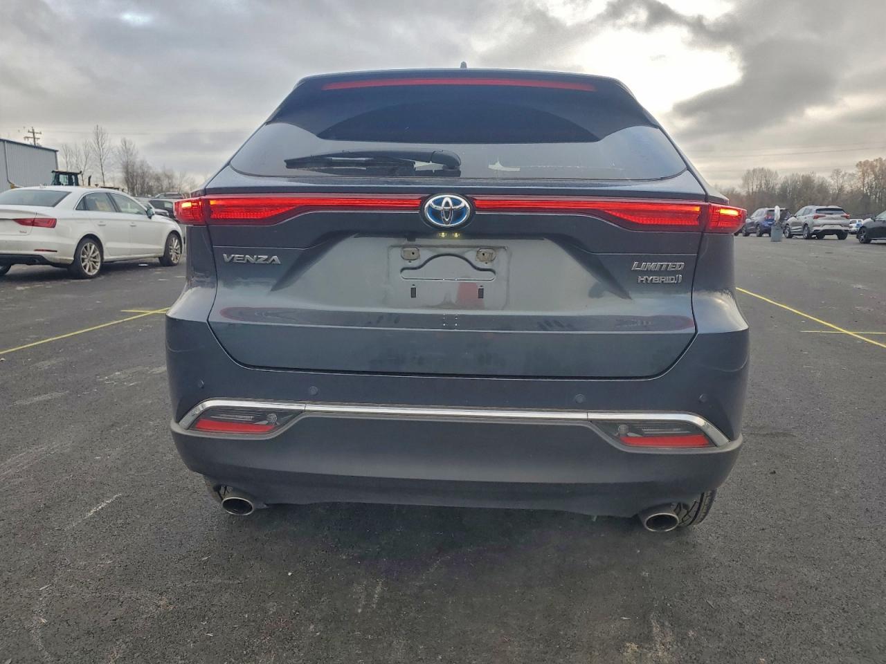 2021 TOYOTA VENZA LE photo 6