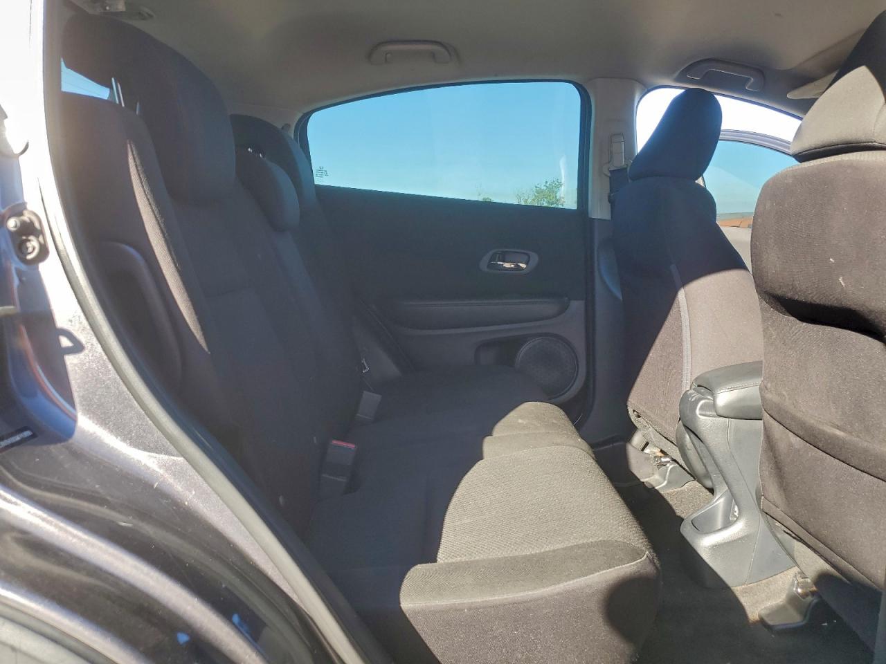 2016 HONDA HR-V LX photo 31