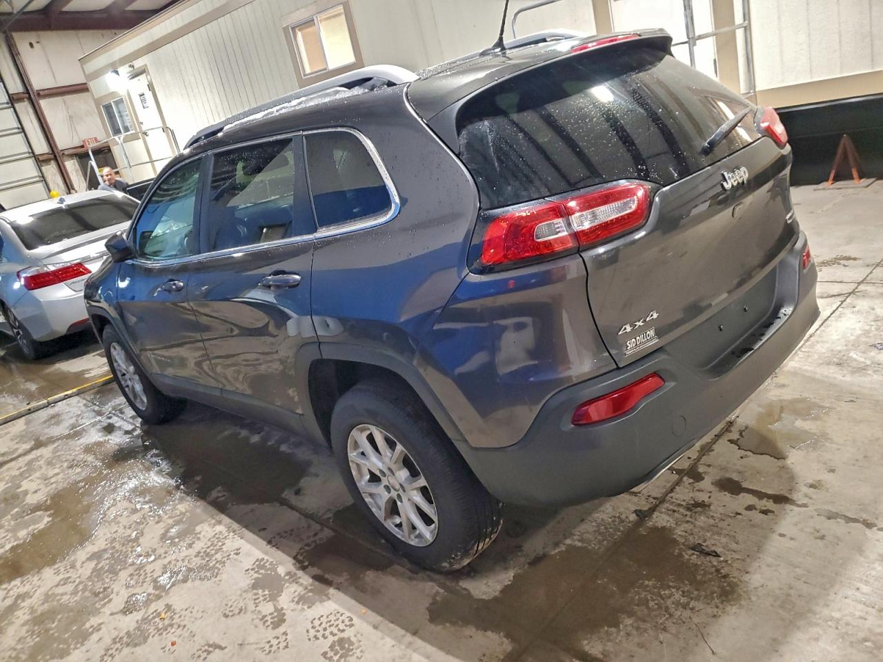 2015 JEEP CHEROKEE LATITUDE photo 2