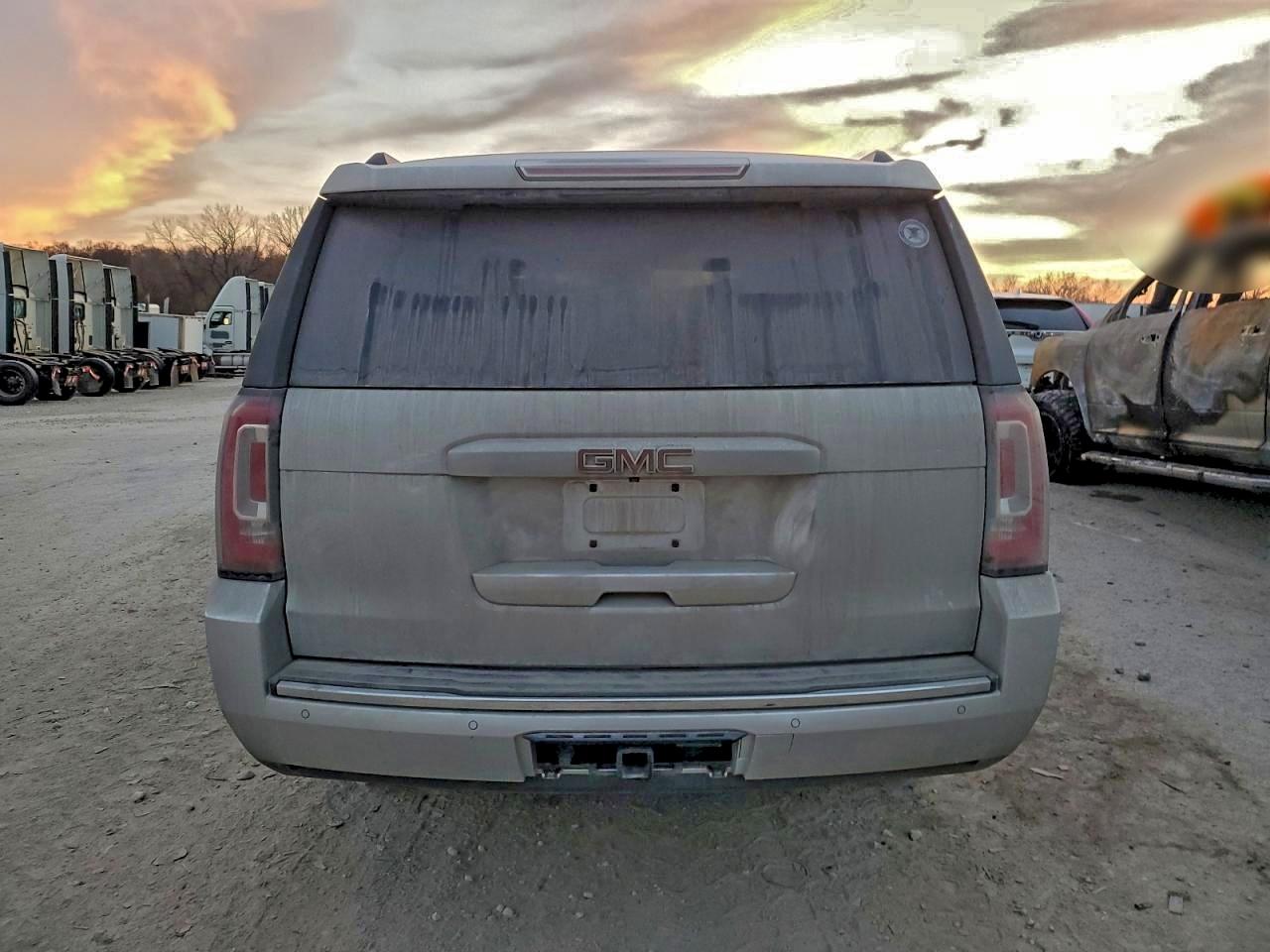 2015 GMC YUKON XL DENALI photo 11