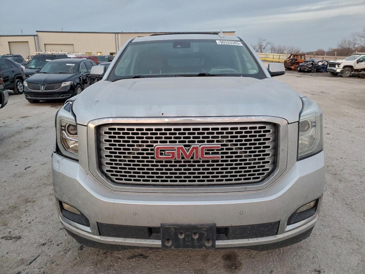 2015 GMC YUKON XL DENALI photo 9