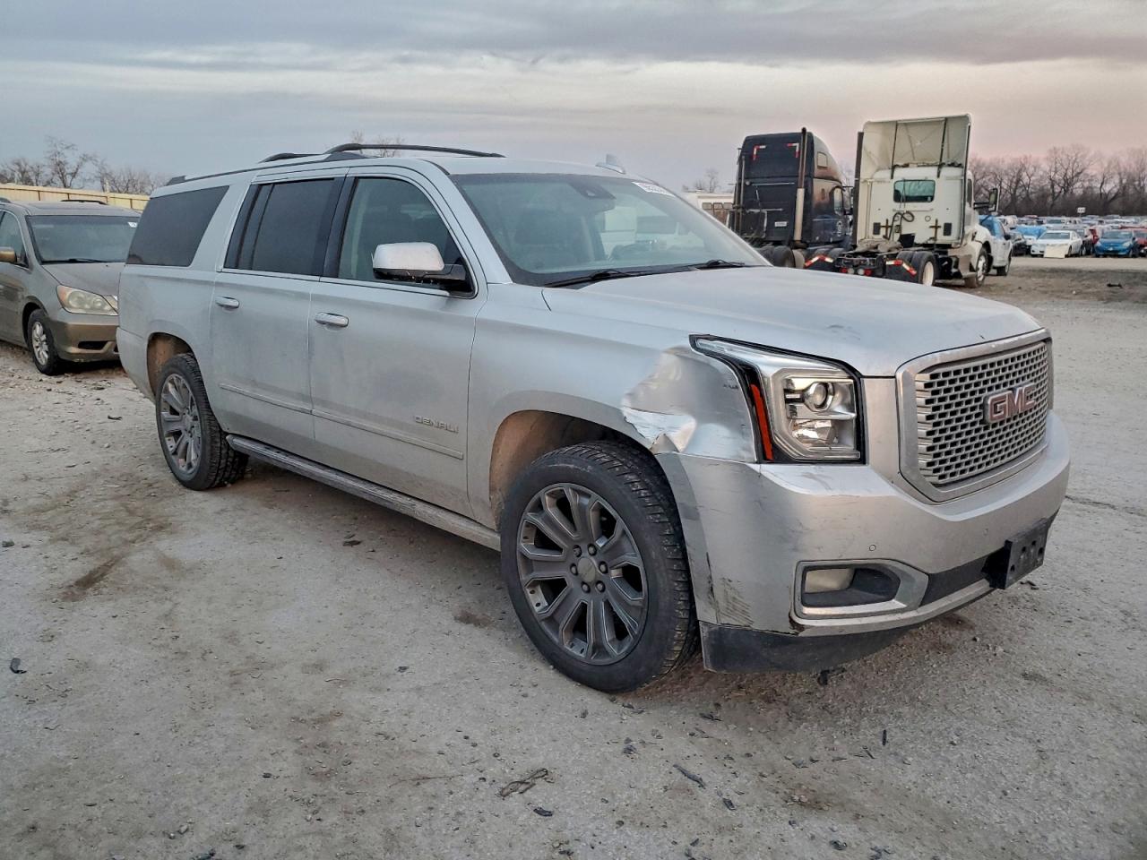 2015 GMC YUKON XL DENALI photo 7
