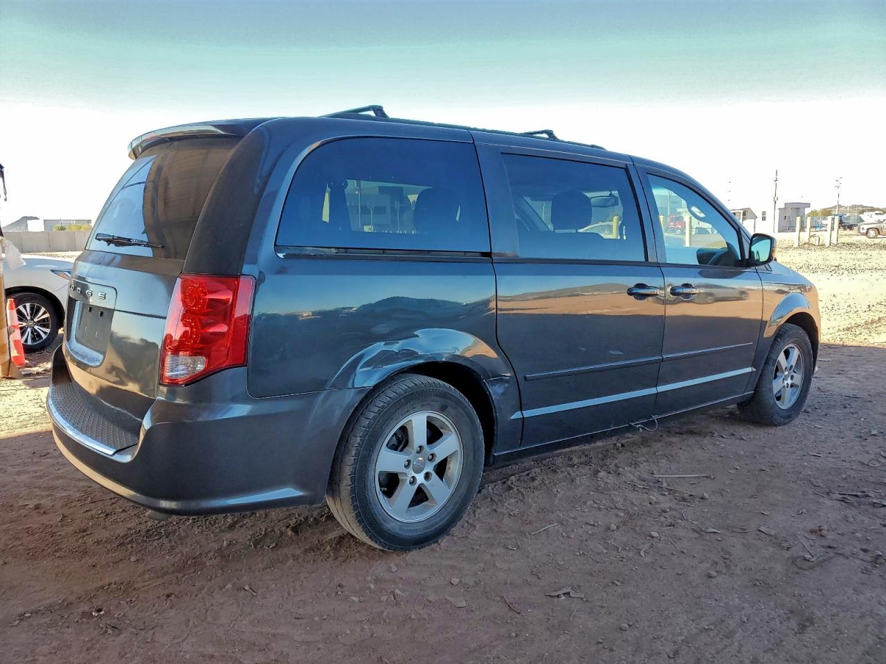 2012 DODGE GRAND CARAVAN SXT photo 5
