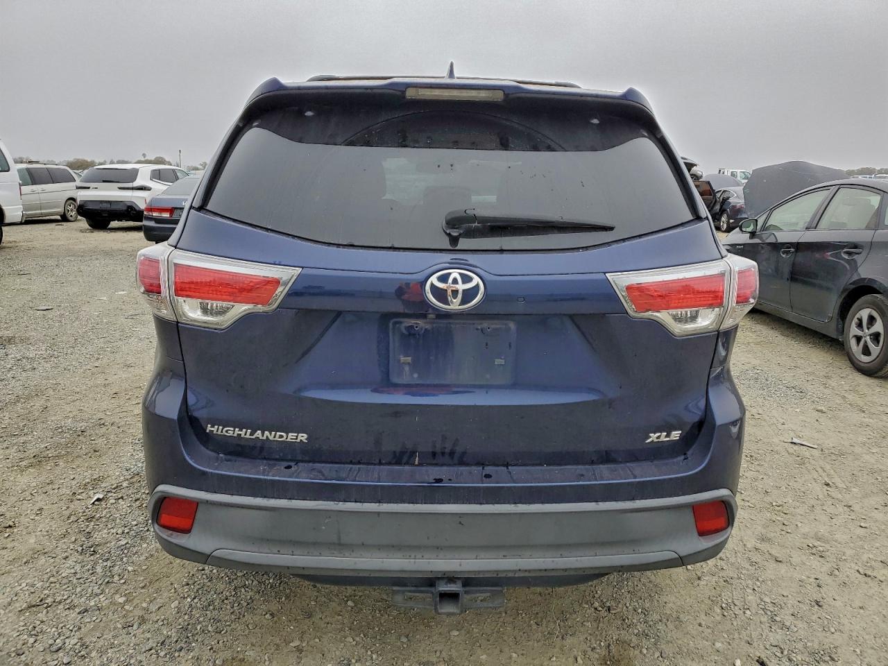 2016 TOYOTA HIGHLANDER XLE photo 11